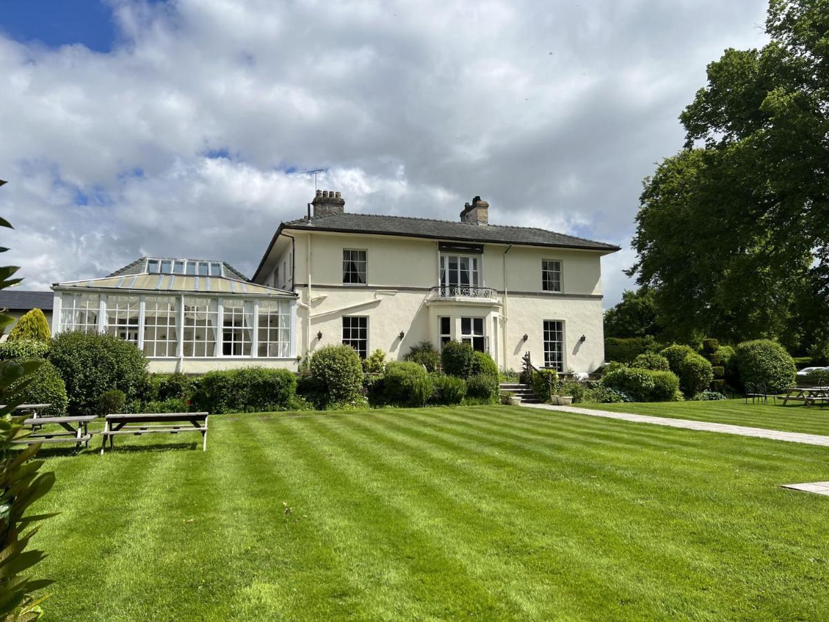 Highfield Hall Mold Bagian luar foto